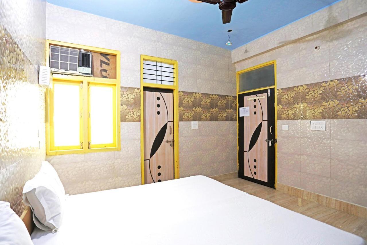 Oyo 44361 Shri Lajjaram Ashram Hotell Vrindāvan Exteriör bild